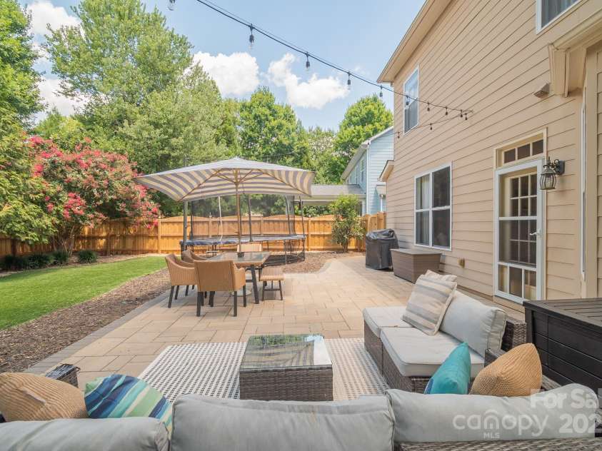 1002 Sudbury Lane, Matthews, NC 28104.  MLS# CAR4285222, YatesRealty ID 31102. 