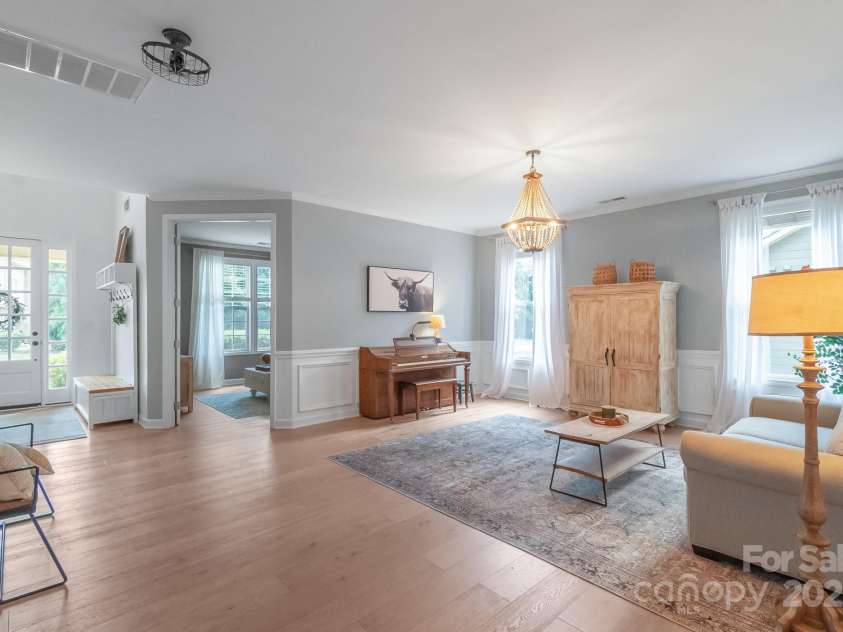 1002 Sudbury Lane, Matthews, NC 28104.  MLS# CAR4285222, YatesRealty ID 31102. 