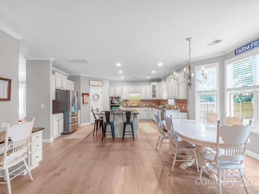 1002 Sudbury Lane, Matthews, NC 28104.  MLS# CAR4285222, YatesRealty ID 31102. 