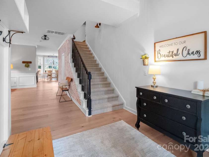 1002 Sudbury Lane, Matthews, NC 28104.  MLS# CAR4285222, YatesRealty ID 31102. Entry way
