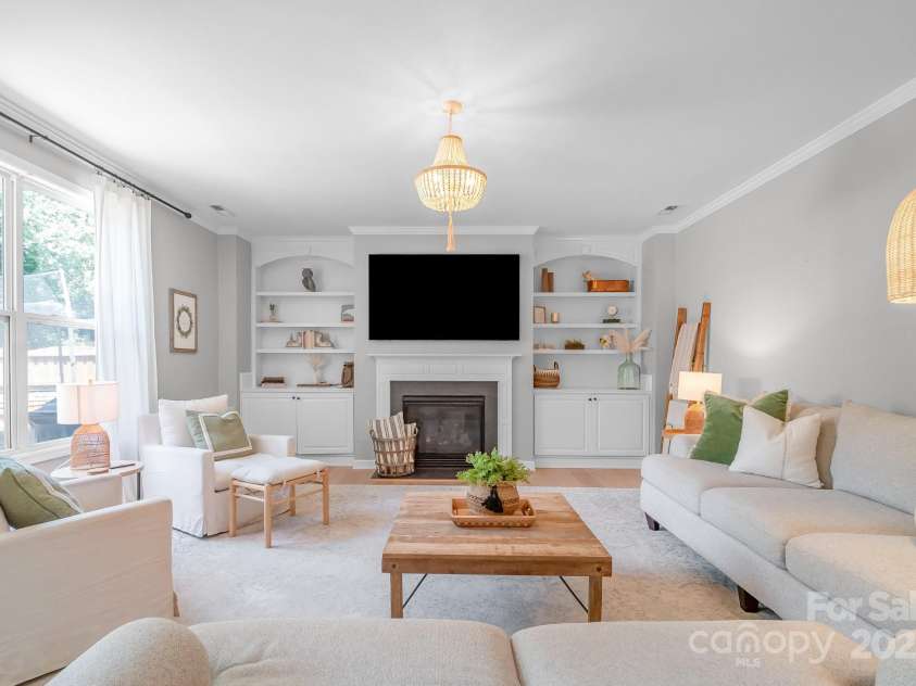 1002 Sudbury Lane, Matthews, NC 28104.  MLS# CAR4285222, YatesRealty ID 31102. Family room