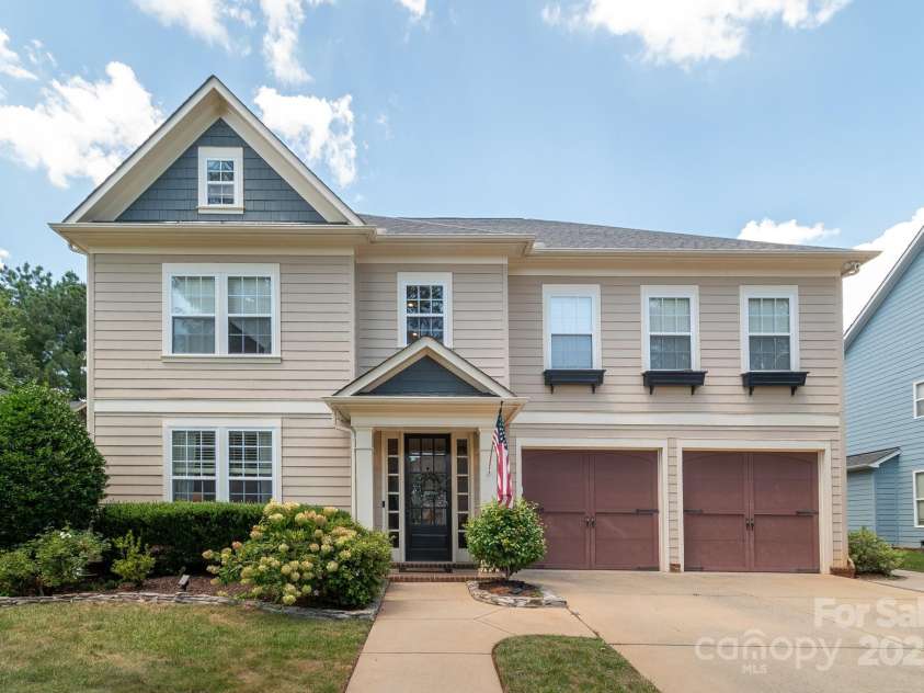 1002 Sudbury Lane, Matthews, NC 28104.  MLS# CAR4285222, YatesRealty ID 31102. Front