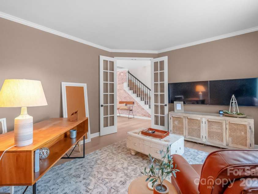 1002 Sudbury Lane, Matthews, NC 28104.  MLS# CAR4285222, YatesRealty ID 31102. Office