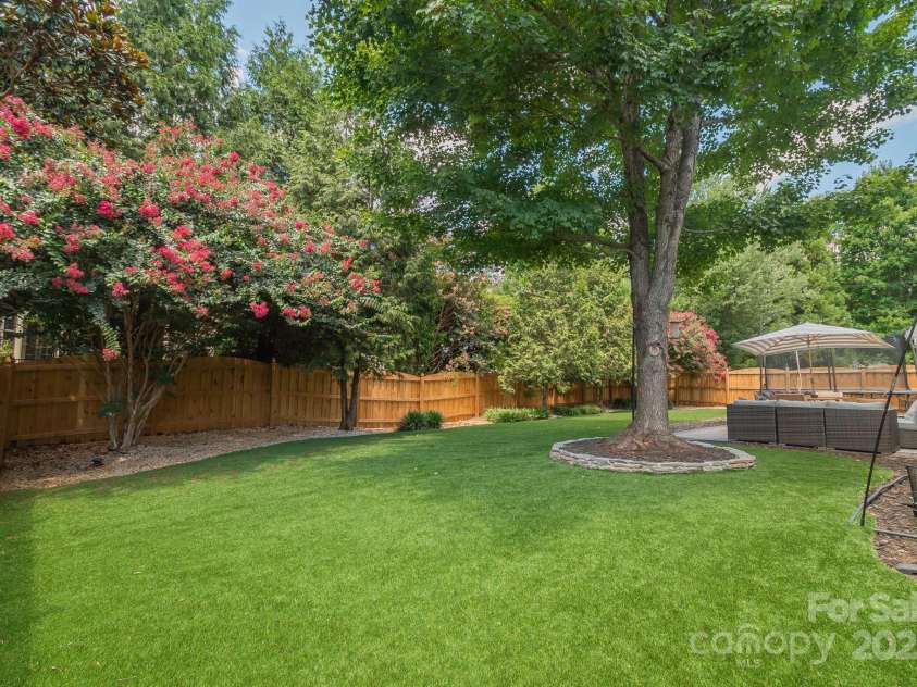 1002 Sudbury Lane, Matthews, NC 28104.  MLS# CAR4285222, YatesRealty ID 31102. Turf grass