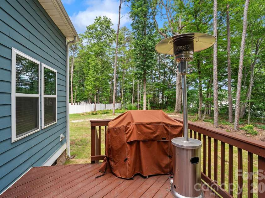 5532 Angus Drive, Midland, NC 28107.  MLS# CAR4391041, YatesRealty ID 31102. 