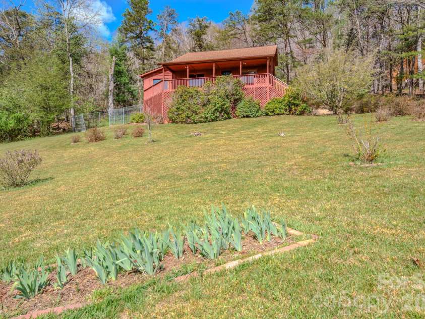 42 Camelfield Road, Weaverville, NC 28787.  MLS# CAR4368441, YatesRealty ID 31103. 