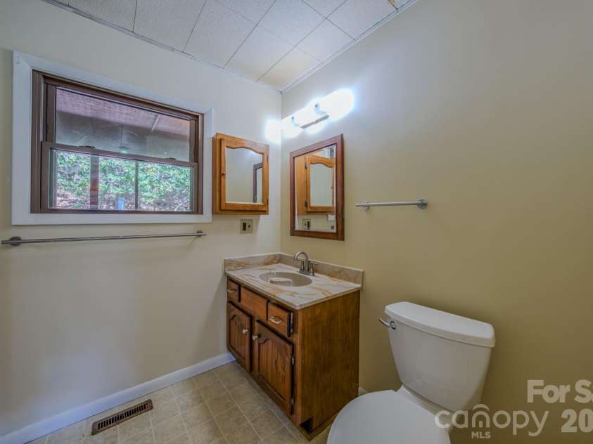 42 Camelfield Road, Weaverville, NC 28787.  MLS# CAR4368441, YatesRealty ID 31103. 
