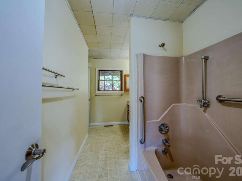 42 Camelfield Road, Weaverville, NC 28787.  MLS# CAR4368441, YatesRealty ID 31103. 