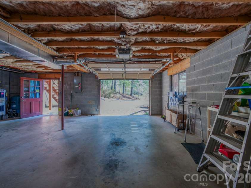 42 Camelfield Road, Weaverville, NC 28787.  MLS# CAR4368441, YatesRealty ID 31103. 