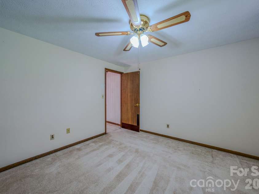 42 Camelfield Road, Weaverville, NC 28787.  MLS# CAR4368441, YatesRealty ID 31103. 