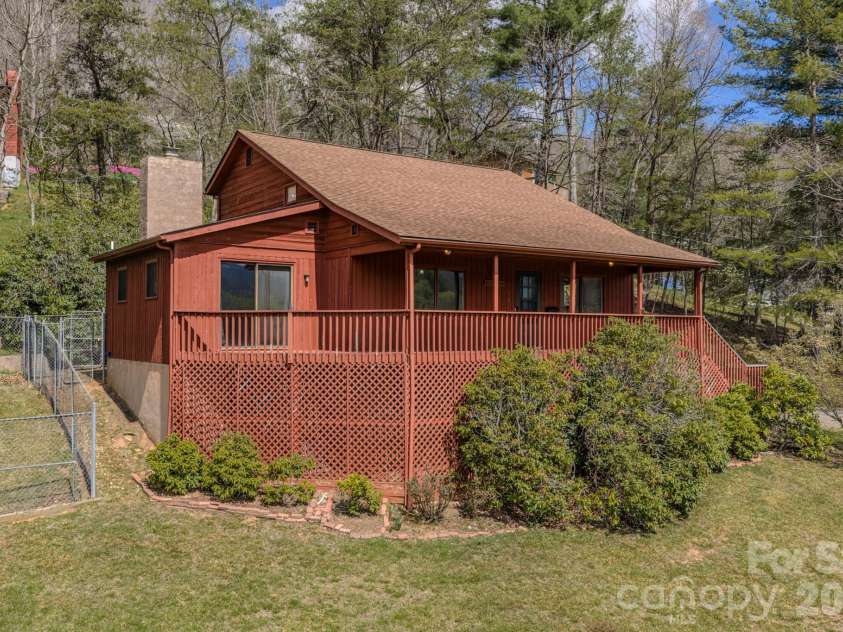 42 Camelfield Road, Weaverville, NC 28787.  MLS# CAR4368441, YatesRealty ID 31103. 