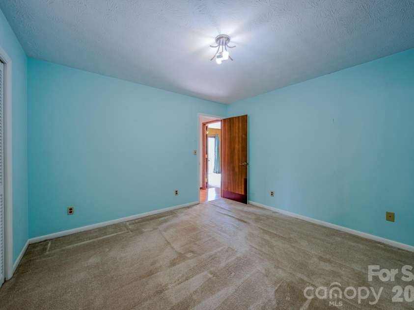 42 Camelfield Road, Weaverville, NC 28787.  MLS# CAR4368441, YatesRealty ID 31103. 