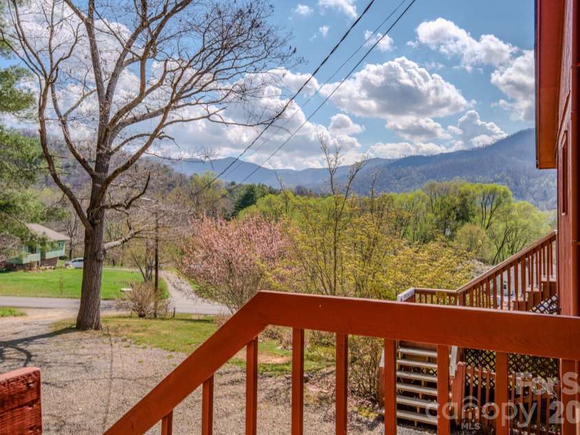 42 Camelfield Road, Weaverville, NC 28787.  MLS# CAR4368441, YatesRealty ID 31103. 