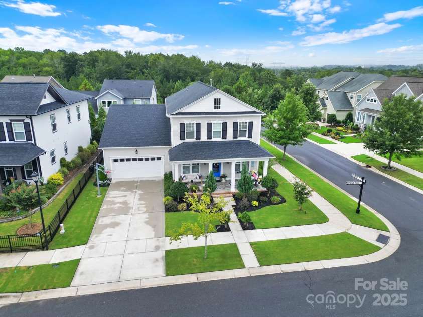 453 Rocking Chair Lane, Fort Mill, SC 29708.  MLS# CAR4288352, YatesRealty ID 31103. 