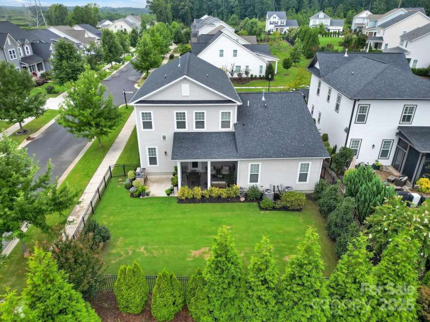 453 Rocking Chair Lane, Fort Mill, SC 29708.  MLS# CAR4288352, YatesRealty ID 31103. 