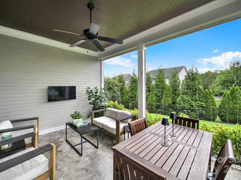 453 Rocking Chair Lane, Fort Mill, SC 29708.  MLS# CAR4288352, YatesRealty ID 31103. 