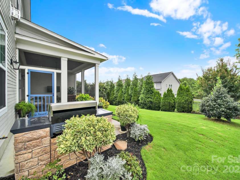 453 Rocking Chair Lane, Fort Mill, SC 29708.  MLS# CAR4288352, YatesRealty ID 31103. 