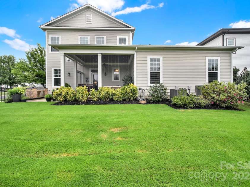 453 Rocking Chair Lane, Fort Mill, SC 29708.  MLS# CAR4288352, YatesRealty ID 31103. 