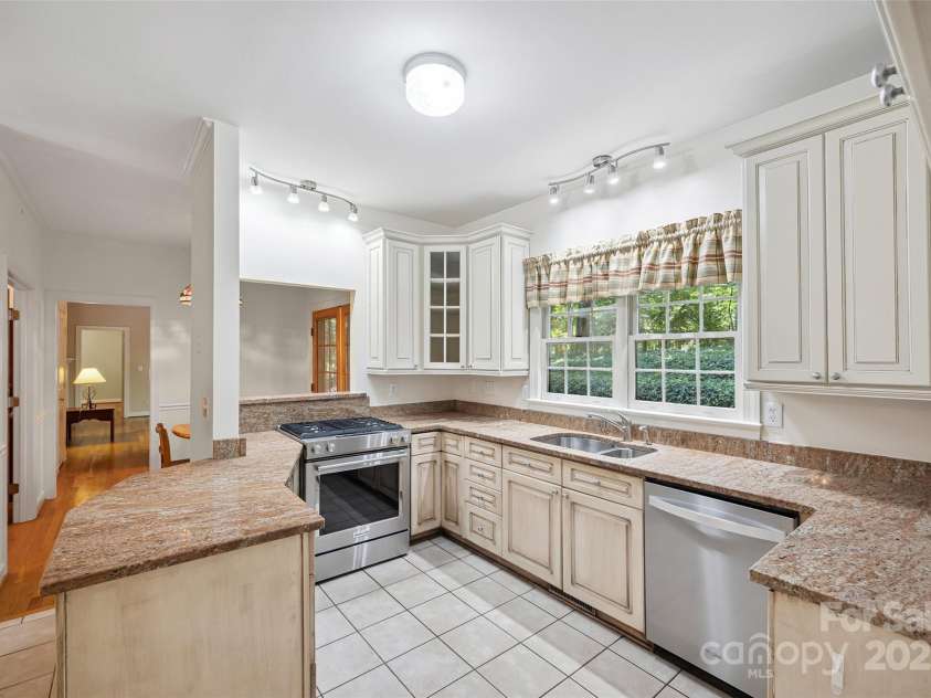 12 Woodvine Lane, Lake Wylie, SC 29710.  MLS# CAR4279096, YatesRealty ID 31104. 