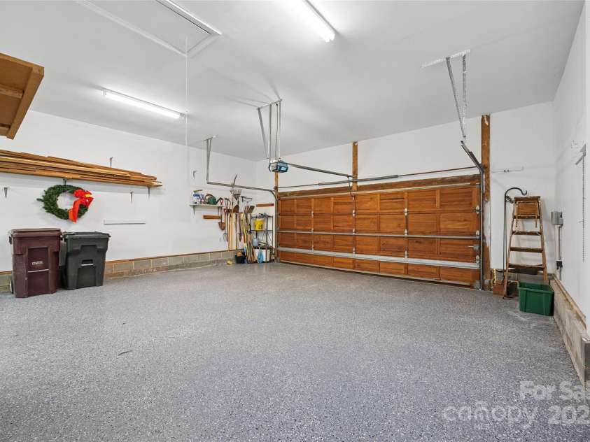 12 Woodvine Lane, Lake Wylie, SC 29710.  MLS# CAR4279096, YatesRealty ID 31104. 