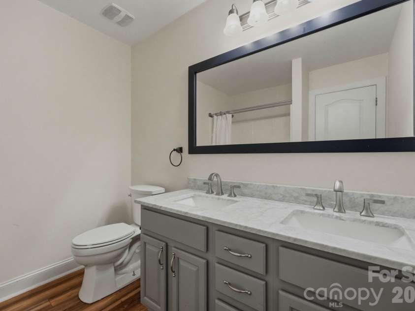 2721 Liberty Hall Court, Waxhaw, NC 28173.  MLS# CAR4376703, YatesRealty ID 31104. Hallway Bath