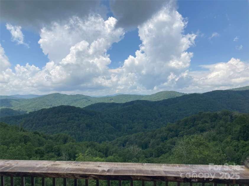 151 Scenic Wolf Drive, Mars Hill, NC 28754.  MLS# CAR4278406, YatesRealty ID 31105. 