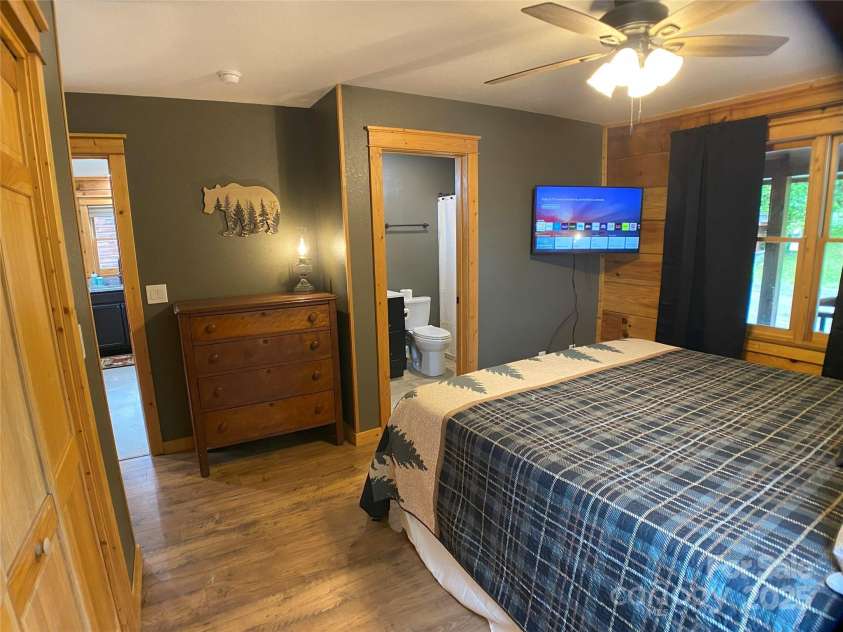 151 Scenic Wolf Drive, Mars Hill, NC 28754.  MLS# CAR4278406, YatesRealty ID 31105. 