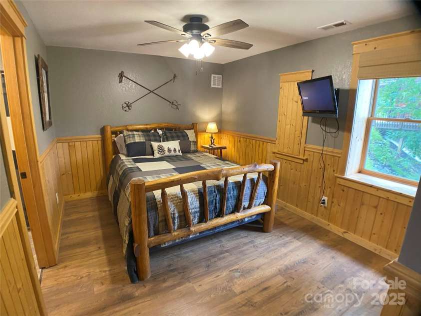 151 Scenic Wolf Drive, Mars Hill, NC 28754.  MLS# CAR4278406, YatesRealty ID 31105. 