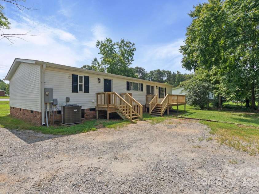 5810 NC Highway 66 Highway, King, NC 27021.  MLS# CAR4287311, YatesRealty ID 31106. 
