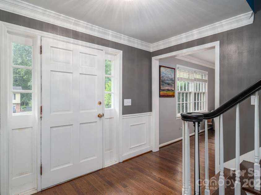 1185 18th Avenue, Hickory, NC 28601.  MLS# CAR4289134, YatesRealty ID 31107. Foyer