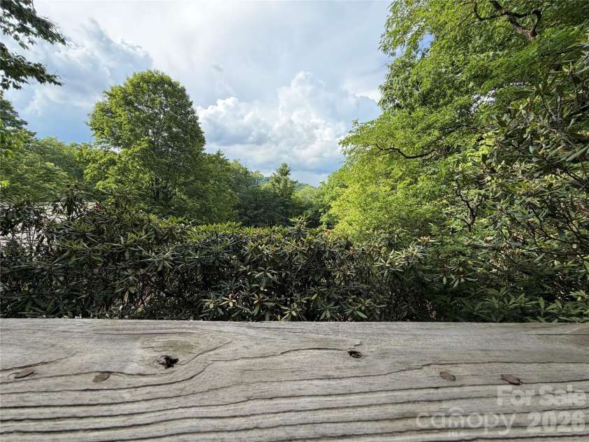 225 High Ridge Road, Little Switzerland, NC 28749.  MLS# CAR4392969, YatesRealty ID 31107. 