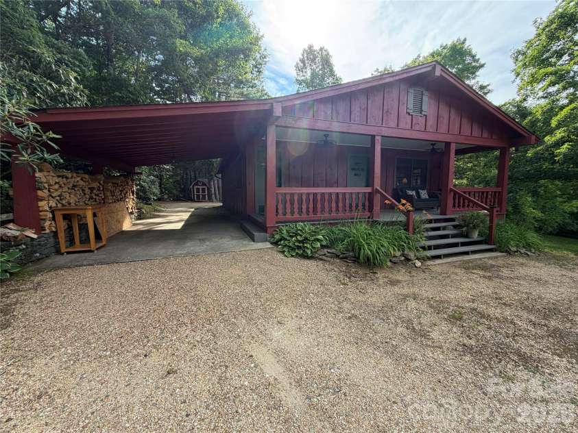 225 High Ridge Road, Little Switzerland, NC 28749.  MLS# CAR4392969, YatesRealty ID 31107. Main House Front