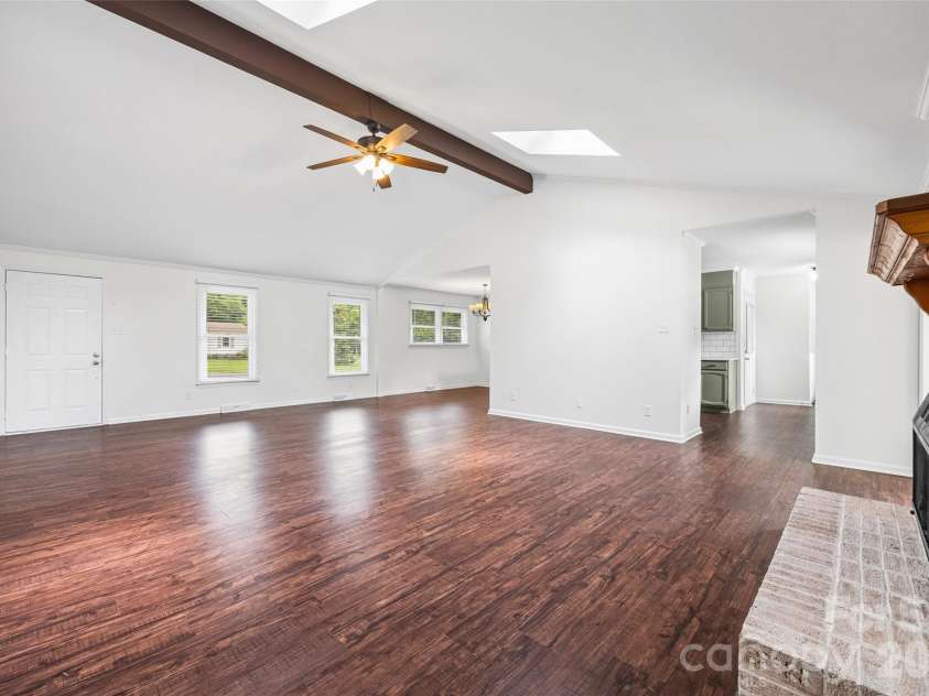 130 Briarwood Drive, Rock Hill, SC 29732.  MLS# CAR4392374, YatesRealty ID 31108. 