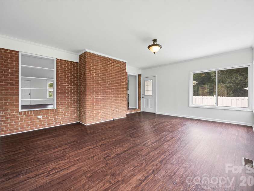 130 Briarwood Drive, Rock Hill, SC 29732.  MLS# CAR4392374, YatesRealty ID 31108. 