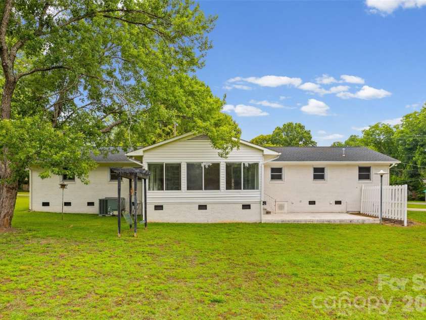 130 Briarwood Drive, Rock Hill, SC 29732.  MLS# CAR4392374, YatesRealty ID 31108. 