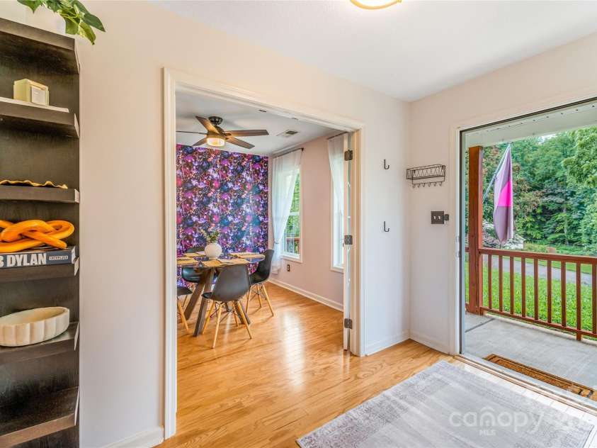 45 Heather Mist Drive, Weaverville, NC 28787.  MLS# CAR4282171, YatesRealty ID 31108. Front entry area