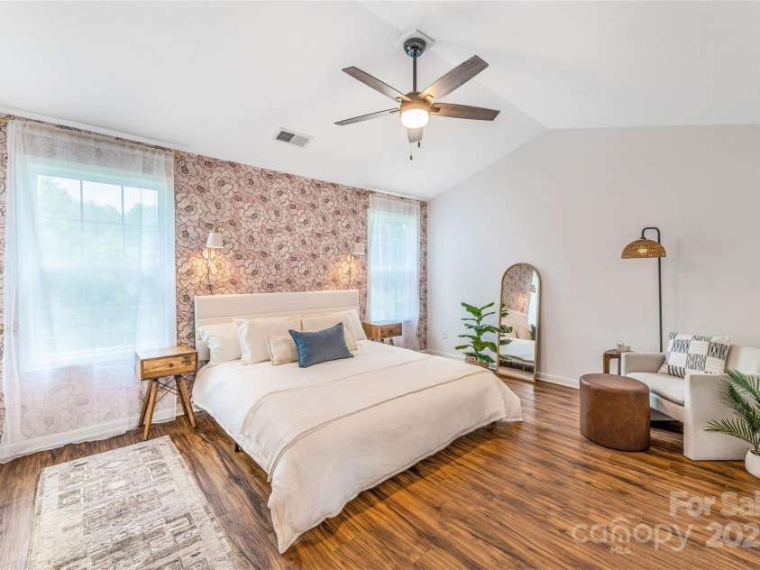 45 Heather Mist Drive, Weaverville, NC 28787.  MLS# CAR4282171, YatesRealty ID 31108. Large Primary Bedroom