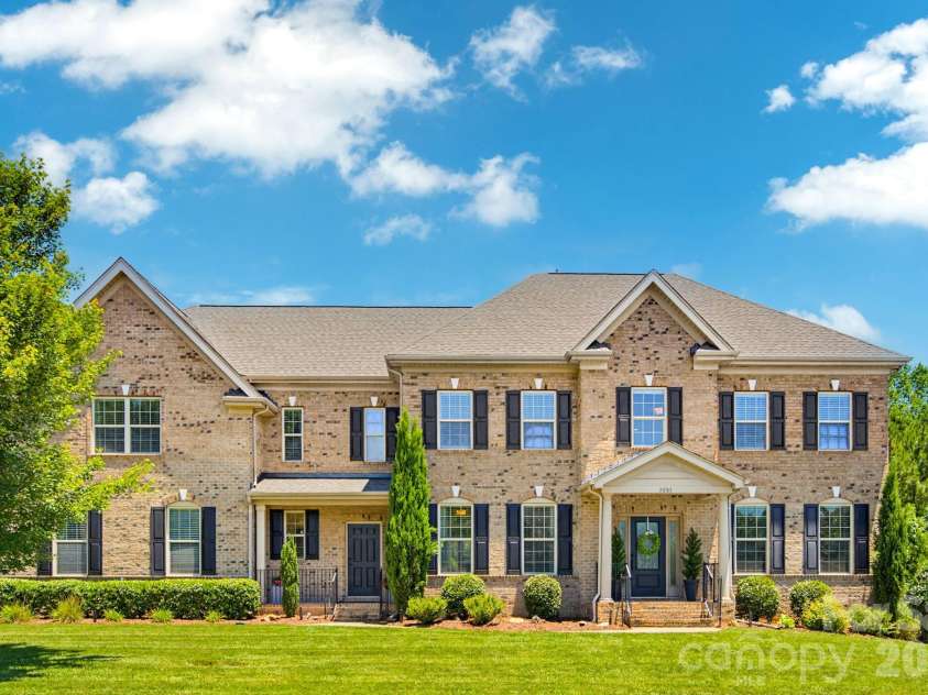 3083 Twin Lakes Drive, Weddington, NC 28104.  MLS# CAR4385989, YatesRealty ID 31109. 