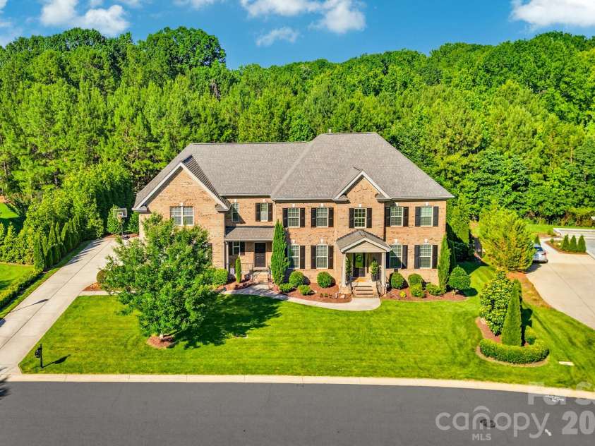3083 Twin Lakes Drive, Weddington, NC 28104.  MLS# CAR4385989, YatesRealty ID 31109. 
