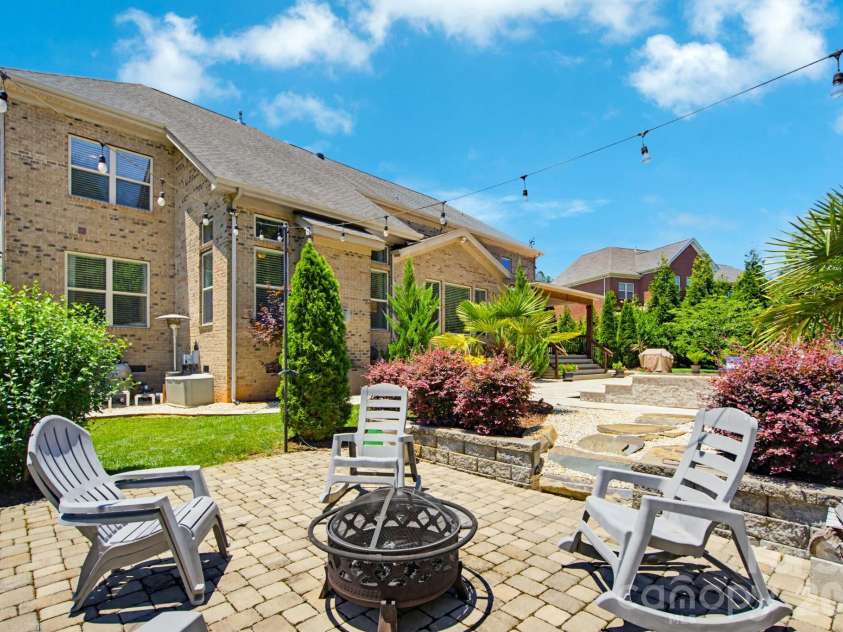 3083 Twin Lakes Drive, Weddington, NC 28104.  MLS# CAR4385989, YatesRealty ID 31109. 