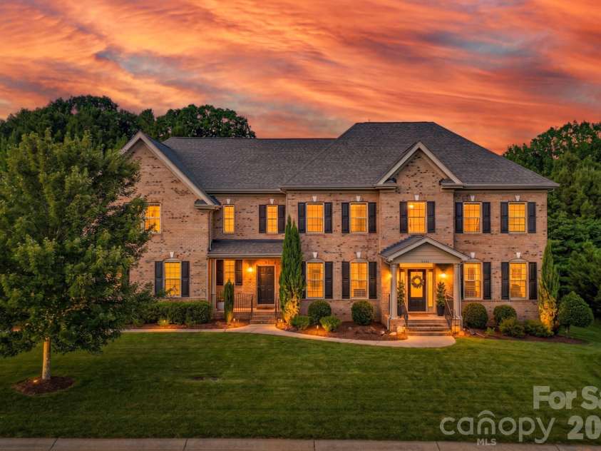3083 Twin Lakes Drive, Weddington, NC 28104.  MLS# CAR4385989, YatesRealty ID 31109. 