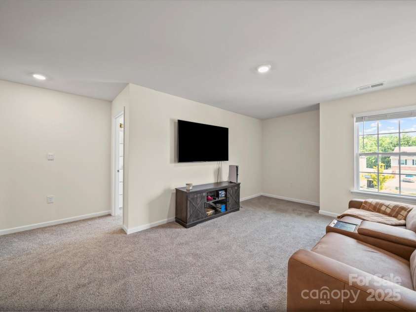 404 Saddlebred Lane, Locust, NC 28097.  MLS# CAR4275640, YatesRealty ID 31109. Loft/ BOnus