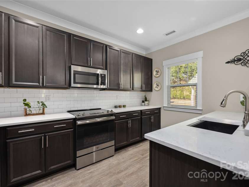 108 Par Place, Mooresville, NC 28115.  MLS# CAR4324535, YatesRealty ID 3111. 