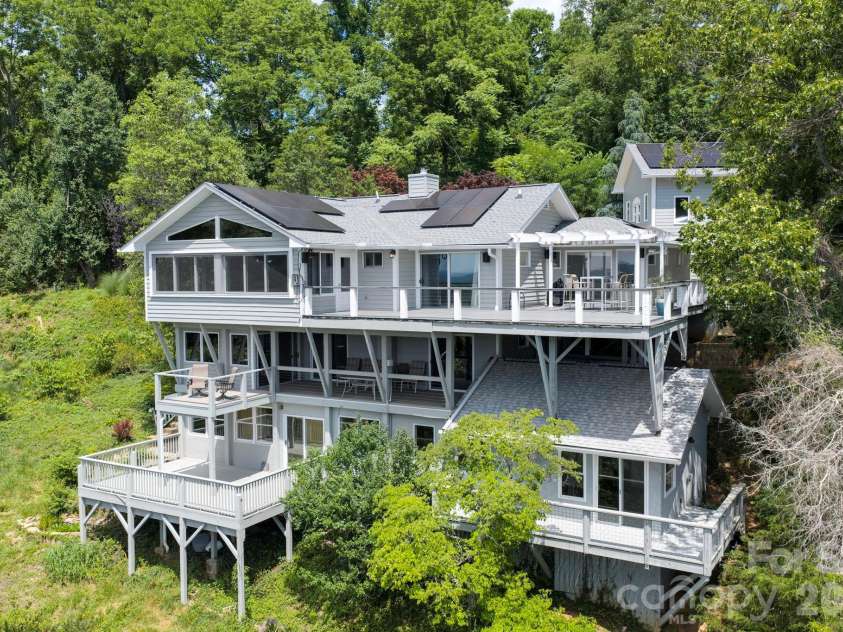 38 Lookout Road, Asheville, NC 28804.  MLS# CAR4387635, YatesRealty ID 31110. 