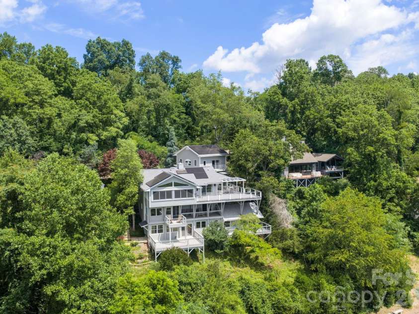 38 Lookout Road, Asheville, NC 28804.  MLS# CAR4387635, YatesRealty ID 31110. 