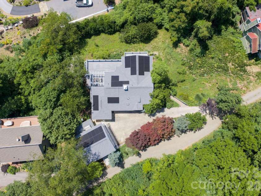 38 Lookout Road, Asheville, NC 28804.  MLS# CAR4387635, YatesRealty ID 31110. 