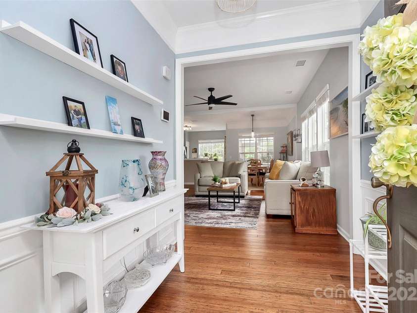 9015 Elrose Place, Charlotte, NC 28277.  MLS# CAR4287629, YatesRealty ID 31110. Foyer/Entry