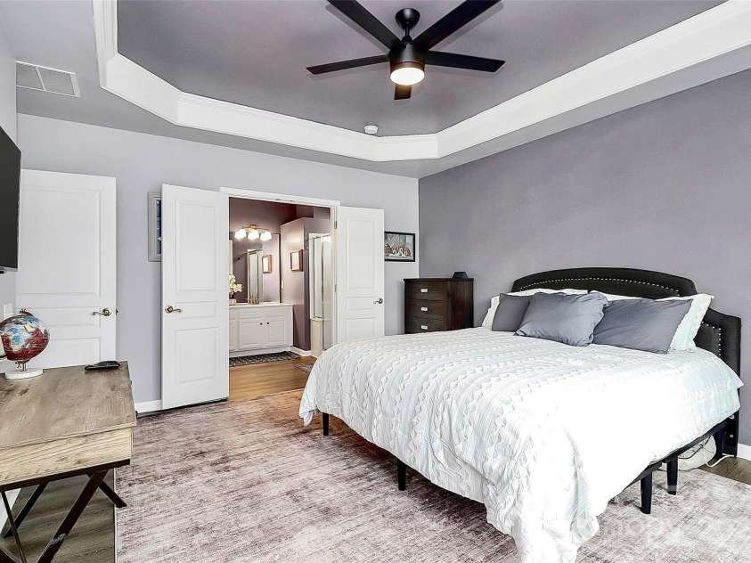 9015 Elrose Place, Charlotte, NC 28277.  MLS# CAR4287629, YatesRealty ID 31110. Primary Bedroom