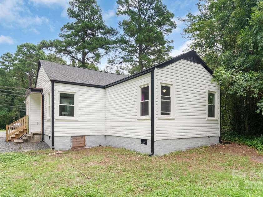 1171 Salisbury Street, Wadesboro, NC 28170.  MLS# CAR4276531, YatesRealty ID 31111. 