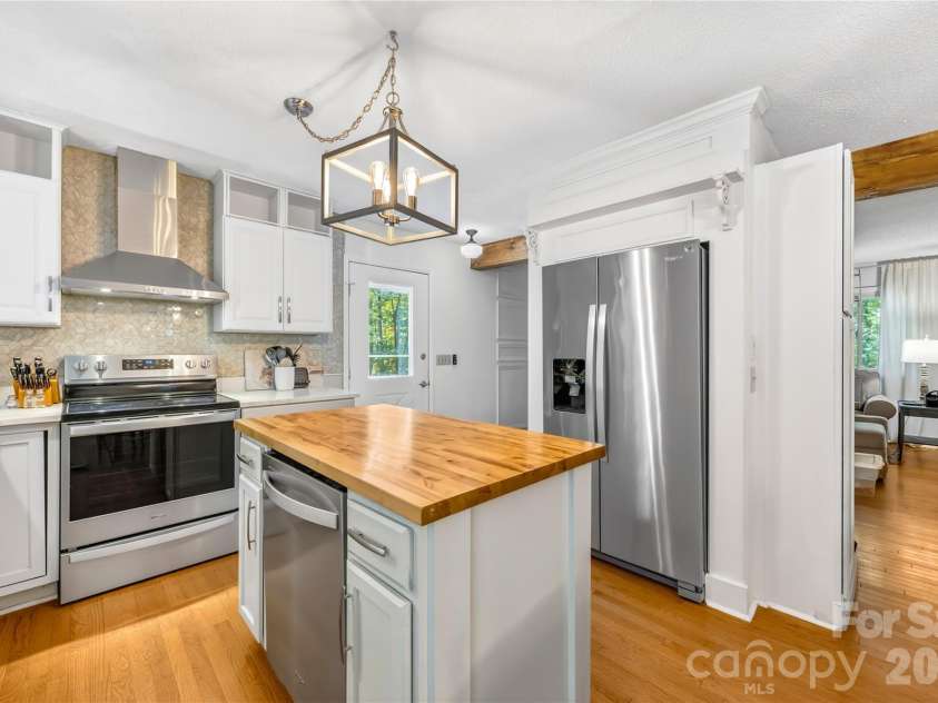 5917 Davis Road, Waxhaw, NC 28173.  MLS# CAR4390718, YatesRealty ID 31111. 